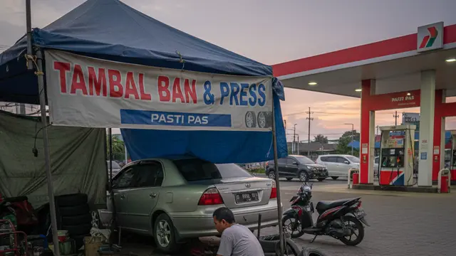 Ide Usaha Modal Kecil di Dekat SPBU (Foto: Gemini AI)