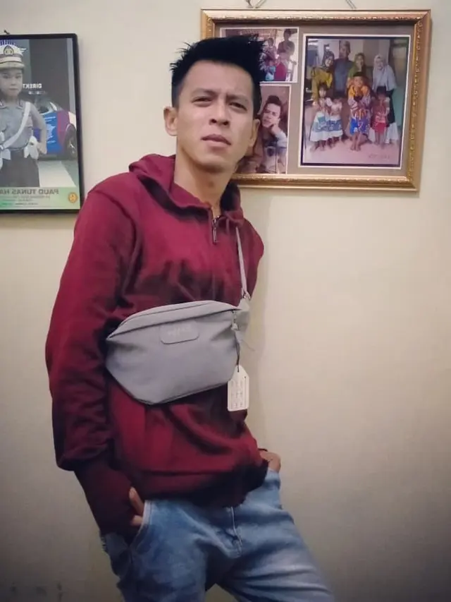 6 Potret Aris, Pria yang Disebut Kembaran Ariel NOAH