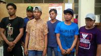 6 Pemilih 'Siluman' Tertangkap di TPS 6 Denpasar. (Liputan6.com/Dewi Divianta)