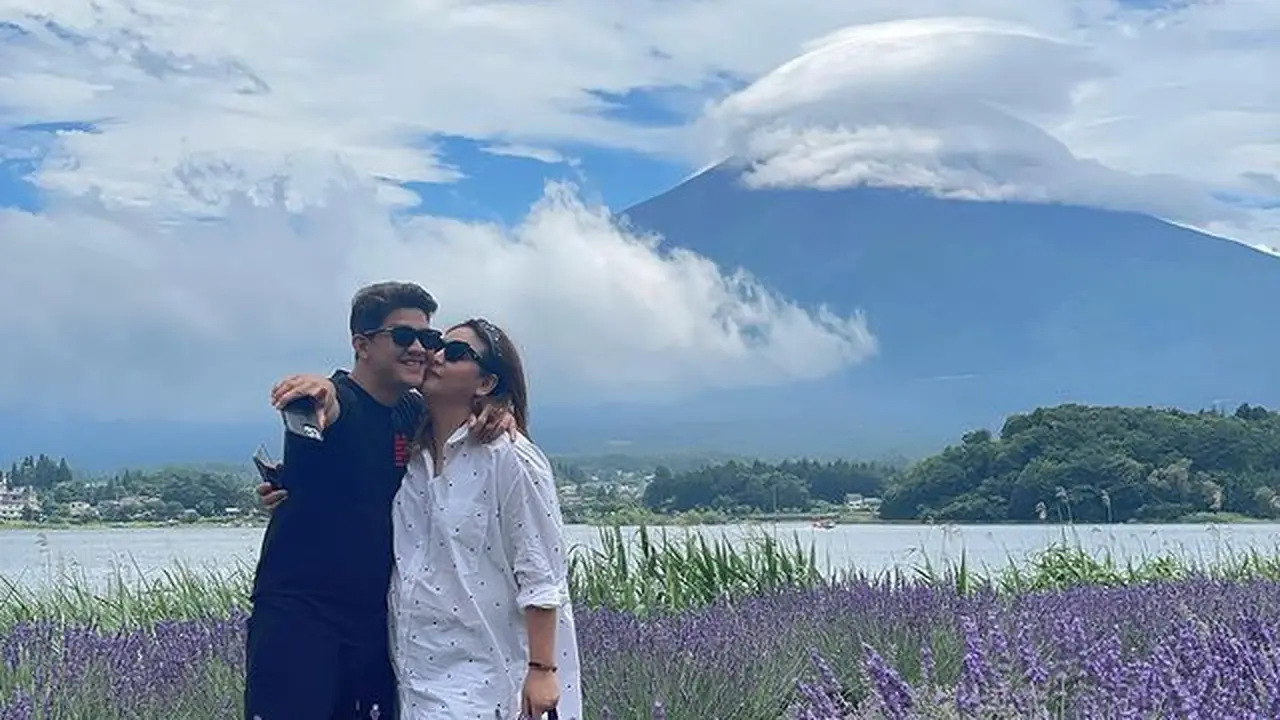 Audy Item dan Iko Uwais (Instagram/audyitem)