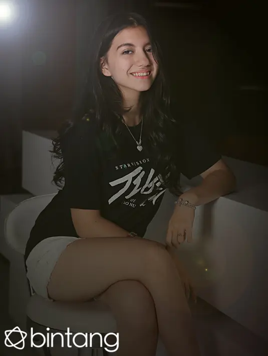 Gadis belia ini pun berharap kariernya di dunia entertainment dapat lebih dihargai. Bukan berarti dirinya ingin mendapat piala, Cassandra Lee hanya ingin karya-karya serta aktingnya dihargai. (Nurwahyunan/Bintang.com)