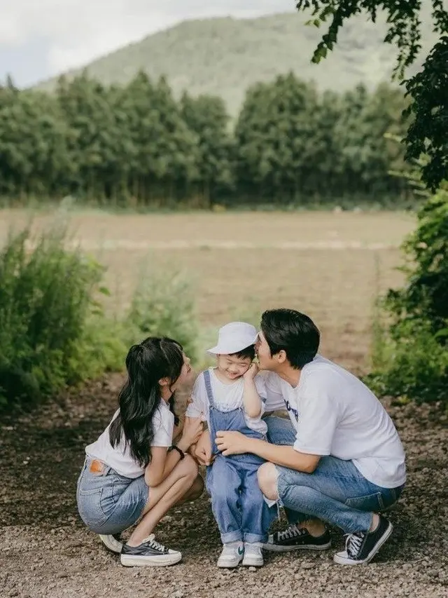 Foto Ilustrasi Keluarga. (foto: Pinterest/Nini Channel.