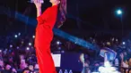 Perempuan asal Pulau Dewata Bali ini sangat totalitas saat bekerja. Mahalini sangat menyukai pekerjaannya sehingga bernyanyi dengan penuh penghayatan di depan para penonton. Momen Mahalini penuh penghayatan ini curi perhatian. (Liputan6.com/IG/@mahaliniraharja)