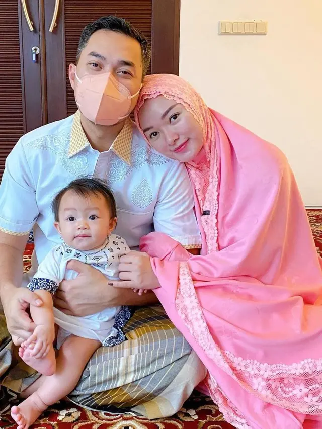 Potret 8 Keluarga Selebriti Rayakan Iduladha 2021, Kompak Banget