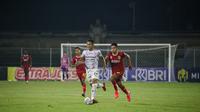 Pertandingan Bhayangkara FC versus Bali United di BRI Liga 1 hari Sabtu (12/02/2022). (Maheswara Putra/Bola.com)