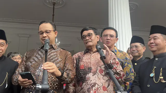 Mantan Gubernur Jakarta Basuki Tjahaja Purnama (Ahok) dan Anies Baswedan saat menghadiri acara Bentang Harapan JAKasa di Balai Kota Jakarta, Selasa (31/12/2024).