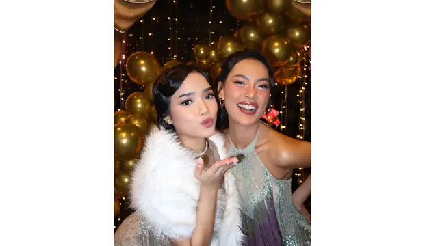 Gaya Menawan Fuji Kenakan Outfit Retro yang Glamor