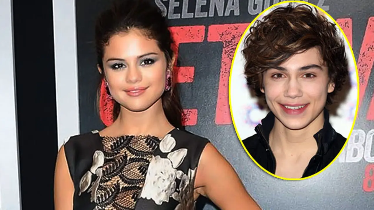selena-gomes-130828b.jpg