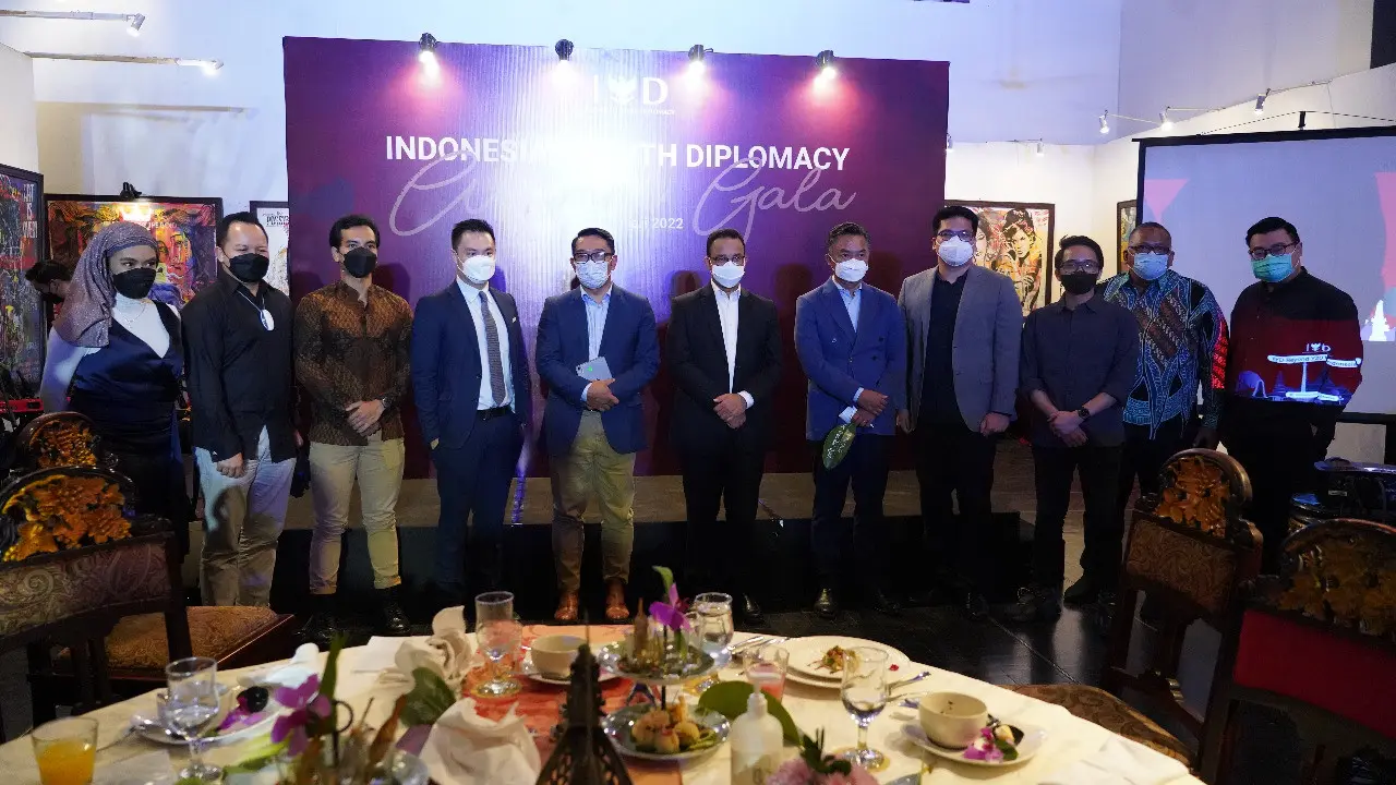 Anies Baswedan dan Ridwan Kamil di Gala Diner KTT Y20.
