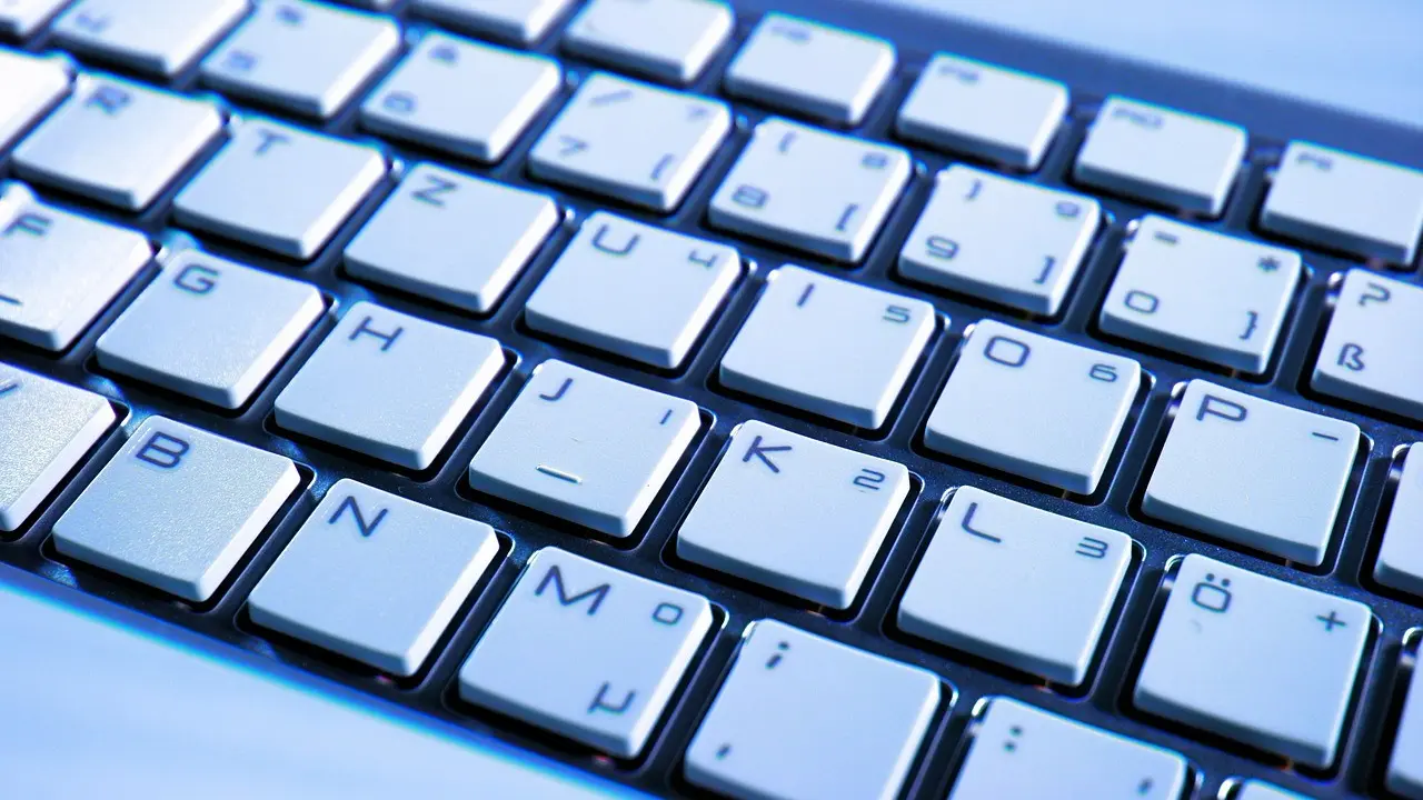 Ini Alasan Ada Tonjolan Kecil di Tombol “F” dan “J” Pada Keyboard