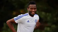 7. John Mikel Obi (Nigeria), gelandang Chelsea ini ditaksir memiliki kekayaan sekitar 197 miliar rupiah. Dirinya meraih banyak trofi bersama The Blues, mulai dari gelar Liga Inggris hingga Liga Champions. (AFP/Glyn Kirk)  