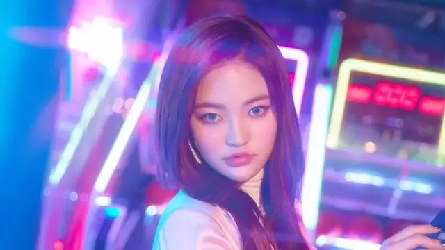 Somyi eks DIA. (PocketDol Studio via Soompi)