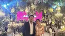 Menghadiri acara pernikahan Pamela Bowie di Bali, Jessica Mila yang tengah hamil muda mengenakan gaun panjang warna gold. [@jscmila]