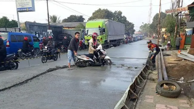 Kumpulan Aksi Ibu-Ibu di Jalan Raya yang Bikin Geregetan (ist)