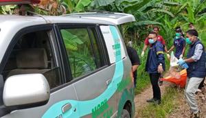 Mayat pria terbungkus plastik ditemukan di samping Jembatan Tol Kampung Bunder, Kelurahan Bunder, Kecamatan Cikupa, Kabupaten Tangerang, Banten, Selasa (18/11/2025). (Liputan6.com/ Dok Polresta Tangerang)