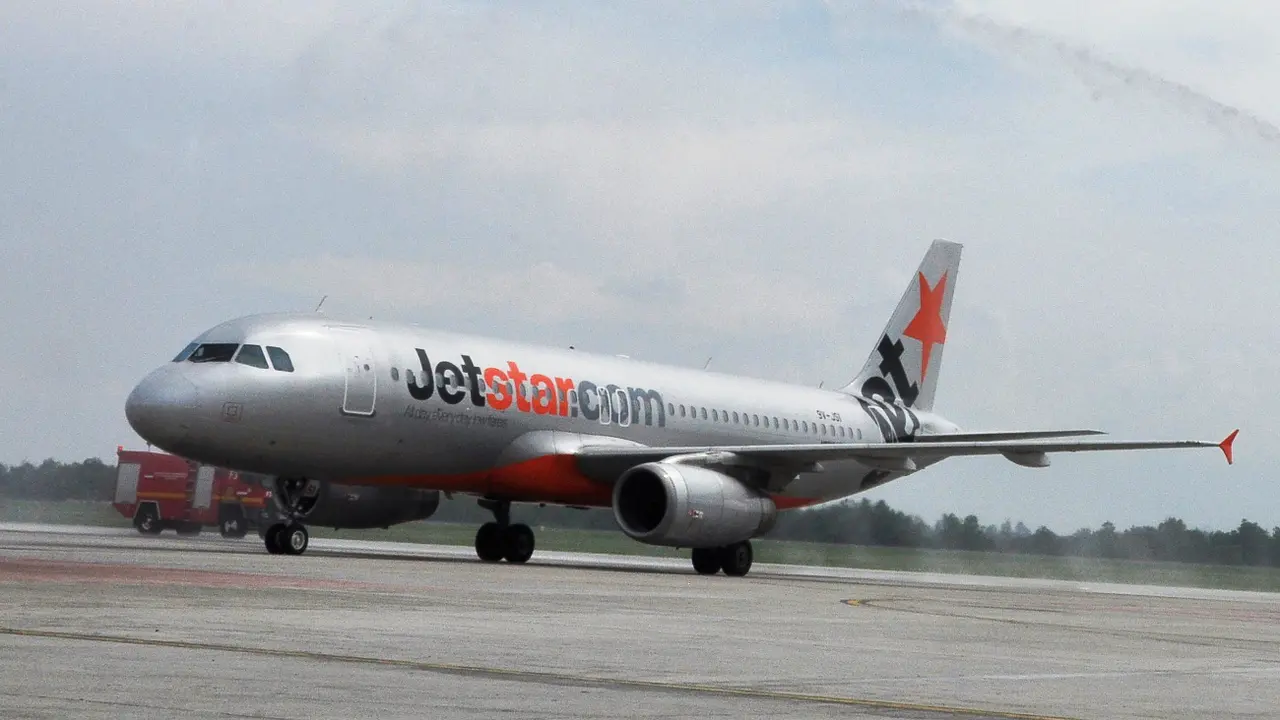 JetStar - Palembang Singapore Flight 1215
