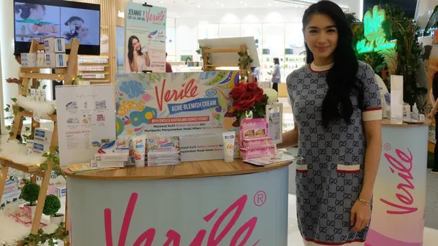 Fimela Fest 2019 Makin Meriah, Angel Karamoy Tebar Inspirasi Beauty di Booth Verile