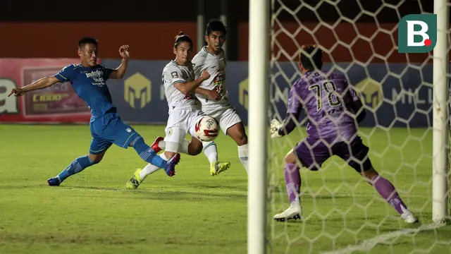 FOTO: Laga Spesial Kim Kurniawan saat Lawan Mantan Klubnya di Piala Menpora 2021