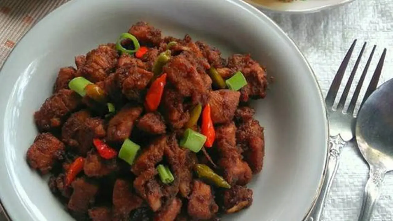 Sate goreng ayam./Copyright cookpad.com/DapoerAy's
