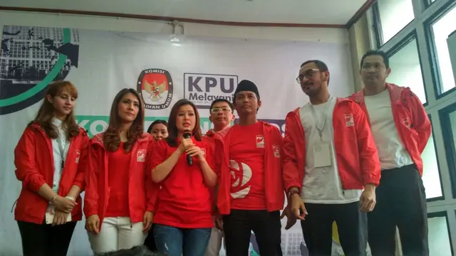 Daftar ke KPU, PSI Bawa Dokumen Sebanyak 4 Mobil Pick Up
