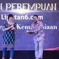 Penyelamat masa depan anak HIV/AIDS Roina Tarigan saat menerima Anugerah Perempuan Hebat Liputan6.com dengan Kategori Kemanusiaan dalam cara Cita dan Cipta 2024 yang diadakan Liputan6.com x Fimela di Hotel Shangri-La Jakarta, Rabu (31/7/2024) malam. (Liputan6.com/Angga Yuniar)