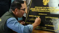 Gubernur Jawa Barat Ridwan Kamil meresmikan RSUD Pandega Pangandaran secara jarak jauh melalui Video Conference dari Gedung Pakuang, Kota Bandung, Sabtu (4/4/20). (sumber foto: Humas Pemprov Jabar)