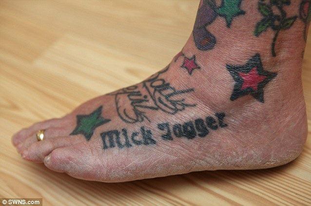 Wow Nenek Ini Memiliki 300 Tatto Di Tubuhnya Lifestyle Fimela Com