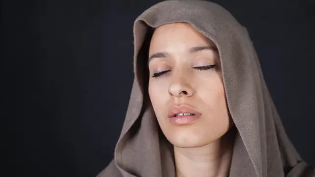 Kebiasaan Mengelupas Bibir