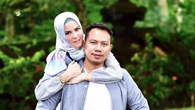 [Bintang] Vicky Prasetyo dan Angel Lelga