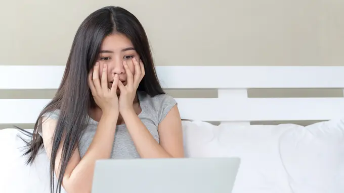 wanita juli tampak tua