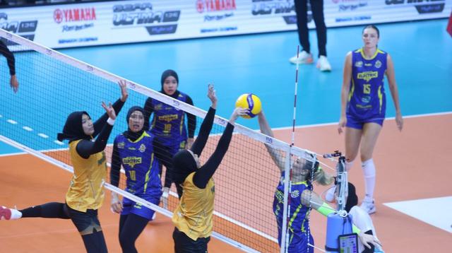 Duel Jakarta Popsivo Polwan vs Jakarta Electric PLN Mobile di Final Four Proliga 2026. (Dok. PBVSI)