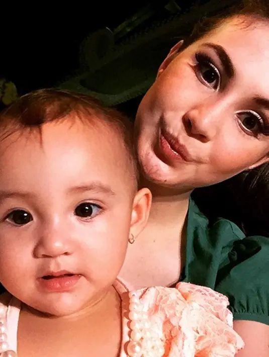 Arumi Bachsin dan Lakeisha Ariestia Dardak. (viainstagram/@umi_bachsin)