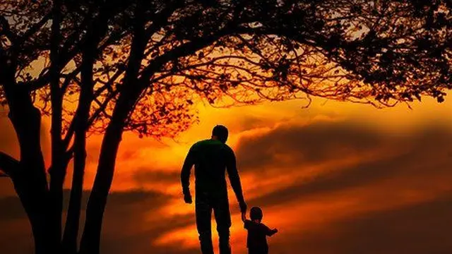 Ayah dan Anak. (foto: Pinterest/Pixabay).
