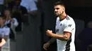 Penyerang andalan Fulham, Aleksandar Mitrovic juga telah mengoleksi dua gol di Liga Inggris 2022/2023. Kedua golnya dicetak saat timnya berhasil menahan imbang Liverpool dengan skor 2-2 di pekan pertama, (06/08/2022). (AFP/Justin Tallis)
