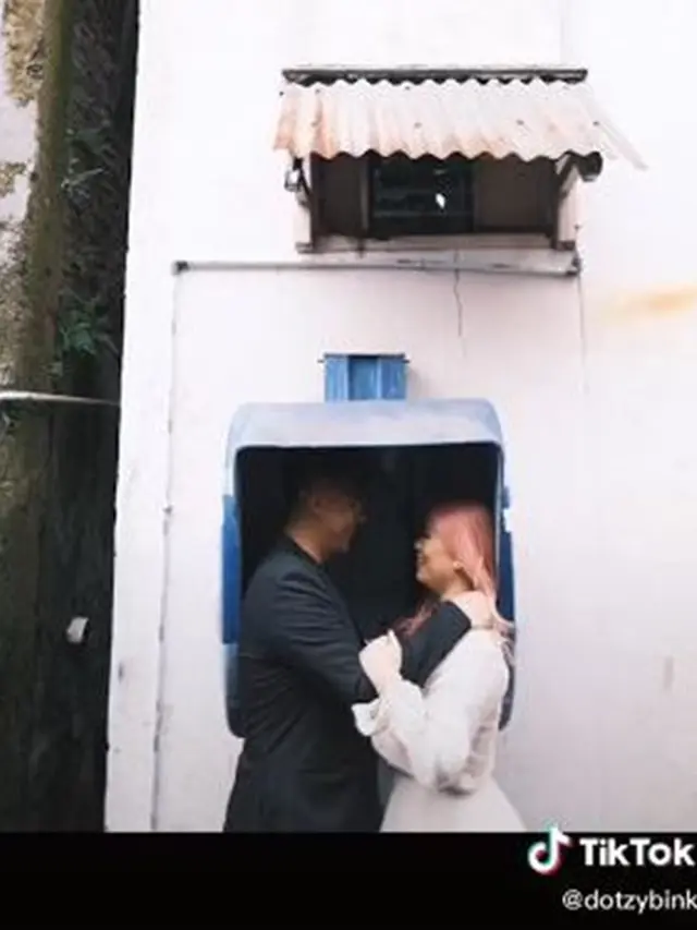 Viral dan Bikin Salut, Ini 6 Potret Prewedding di Gang Sempit dan Padat Penduduk