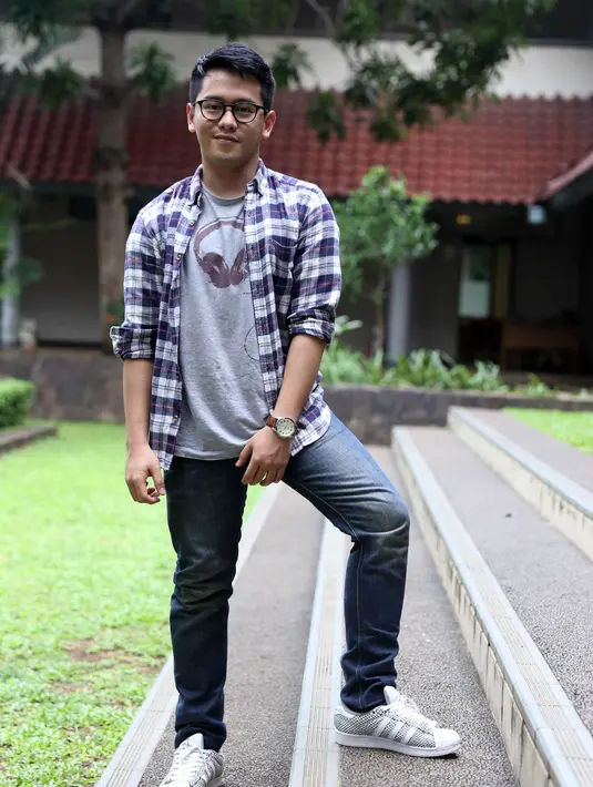 Ario Astungkoro selalu memiliki teman khayalan baru, diakuinya ketika sedang bermain ia merasa seperti terkena tangan orang yang memukul. (Nurwahyunan/Bintang.com)