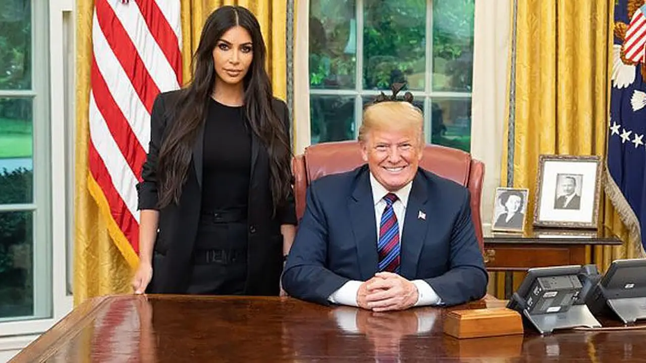 [Bintang] Donald Trump - Kim Kardashian