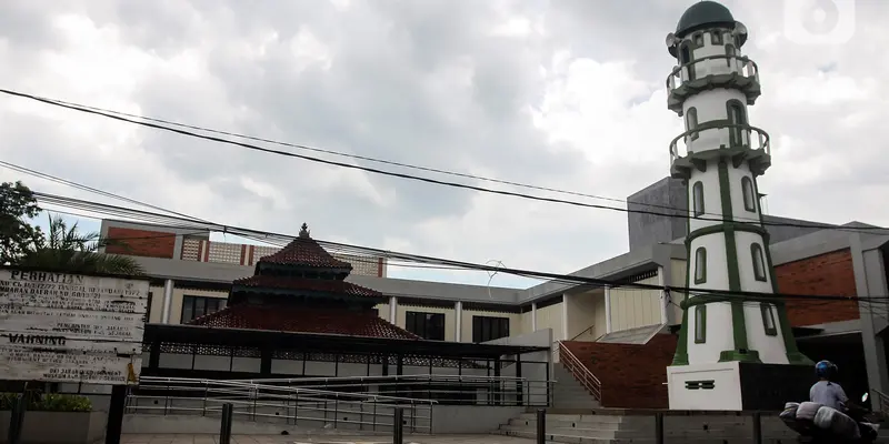 Melihat Masjid Berumur 300 Tahun di Jakarta