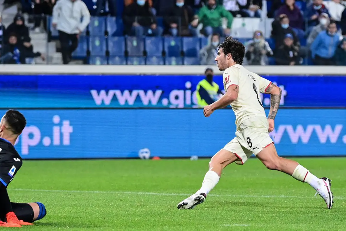 FOTO: AC Milan Lumat Atalanta di Stadion Gewiss