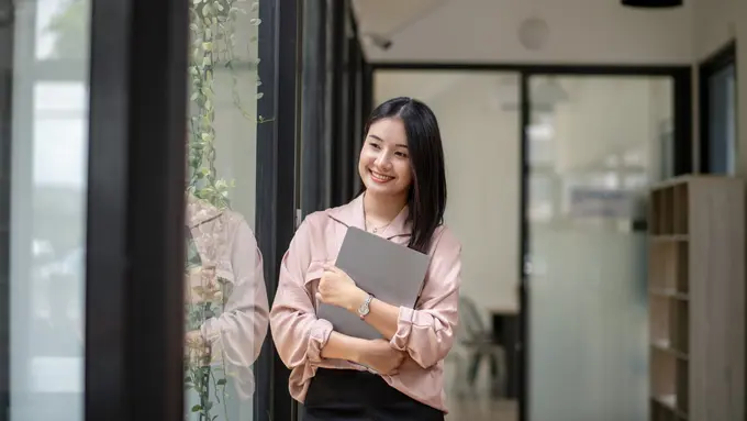 wanita april keinginan terwujud