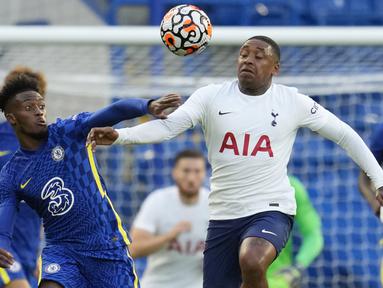 Chelsea harus puas dengan hasil imbang 2-2 saat melakoni laga uji coba pramusim menghadapi Tottenham Hotspur di Stamford Bridge, London, Rabu (4/8/2021). Tampil dengan beberapa pemain intinya, Chelsea sempat unggul dua gol sebelum disamakan Tottenham. (Foto: AP/Matt Dunham)