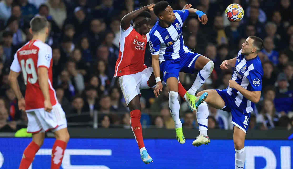 Sebagai tuan rumah, Porto berhasil mengalahkan Arsenal 1-0.  (PATRICIA DE MELO MOREIRA/AFP)