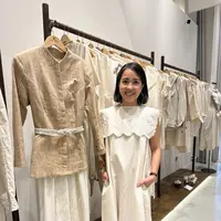 Creative Director SukkhaCitta Anastasia Setiobudi dan koleksi terbaru SukkhaCitta seri KAPAS: Tumpang Sari (Foto: Fimela.com/Novi Nadya)