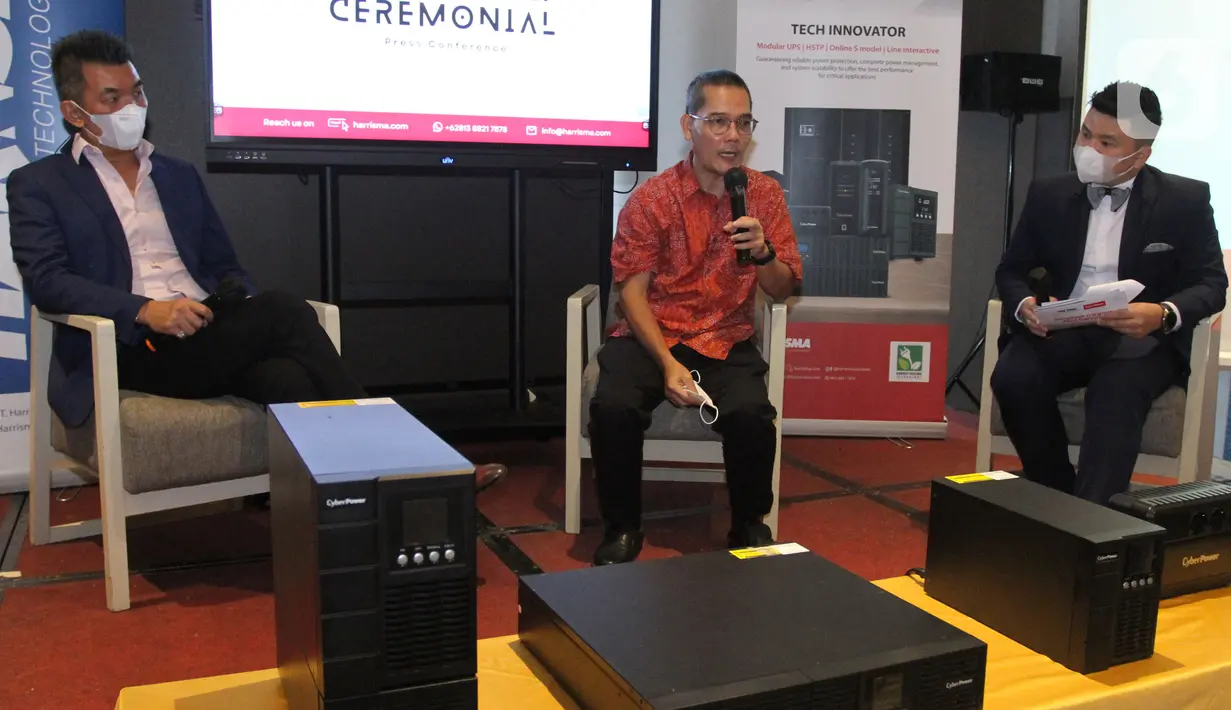 Country Manager Indonesia CyberPower System, Adhy Wijaya saat konferensi pers partnership ceremonial di Jakarta (26/1/2022). Melalui kerjasama ini diharapkan dapat memenuhi kebutuhan UPS di Indonesia era IoT dan industri 4.0 saat ini. (Liputan6.com/HO/Ading)