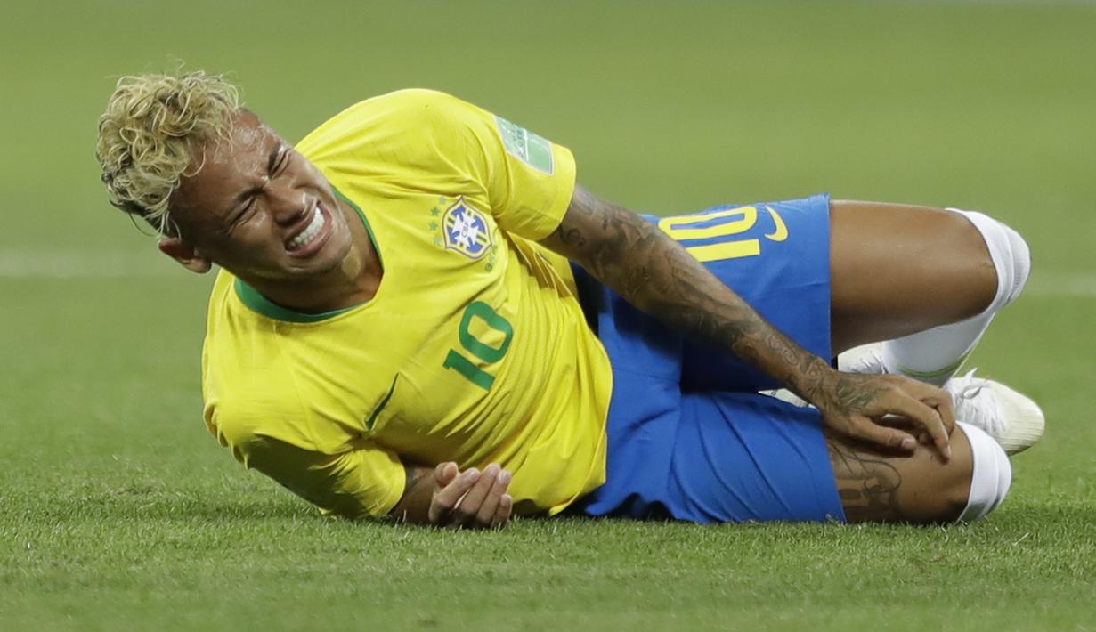 FOTO Gaya Flamboyan Neymar Dengan Rambut Model Baru Pesta Bola