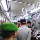 Polisi Sisir KRL, Cegah Pelajar Ikut Demo 27 Agustus di Jakarta