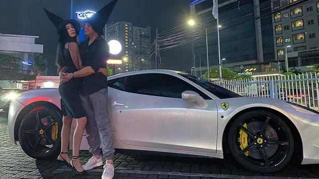 7 Momen Mesra Kevin Aprilio dan Vicy Setelah Menikah, Tidur di Pelukan Suami