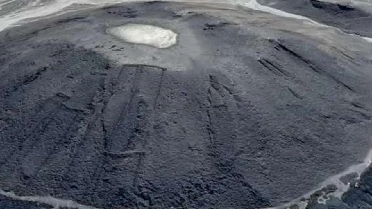 Struktur misterius mirip gerbang ditemukan di area vulkanik Harrat Khaybar, Arab Saudi