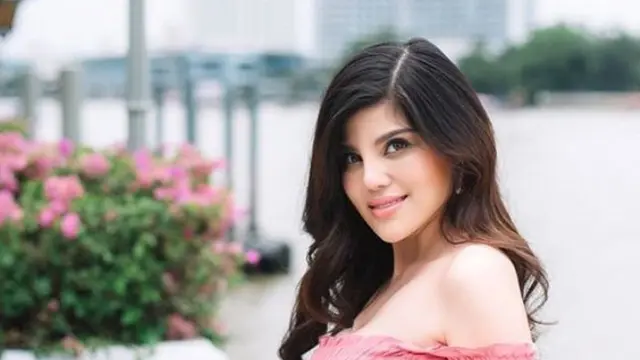 Foto ini tunjukkan pesona Dita Soedarjo (Hak Cipta: instagram.com/ditasoedarjo/phi)