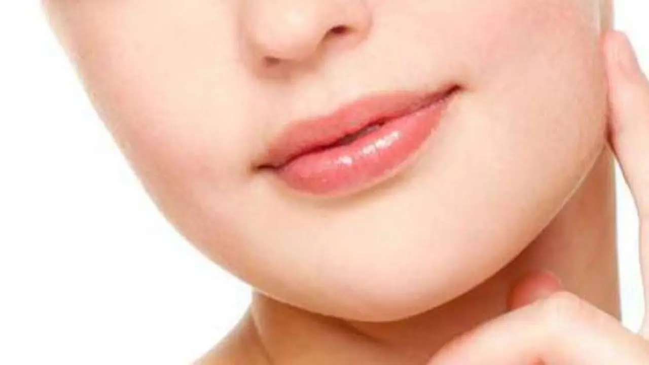 [Bintang] 5 Bahan Alami Super Ampuh Untuk Melembabkan Bibir
